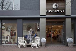 Bomont Domburg op VisitDomburg - foto van voorkant winkel