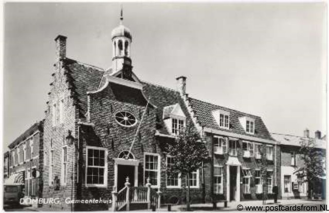 Toen en nu in Domburg - fotokaart van het oude gemeentehuis in Domburg